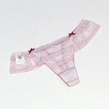 タンガ
スリーズ