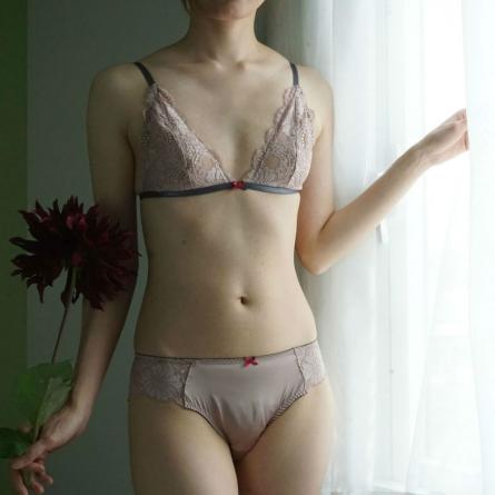 ノンワイヤーブラ
キャネルベージュ