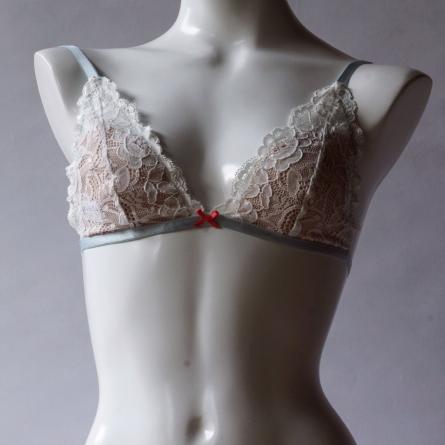 TRIANGLE BRA
トライアングル ブラ　
SODA　ソーダ