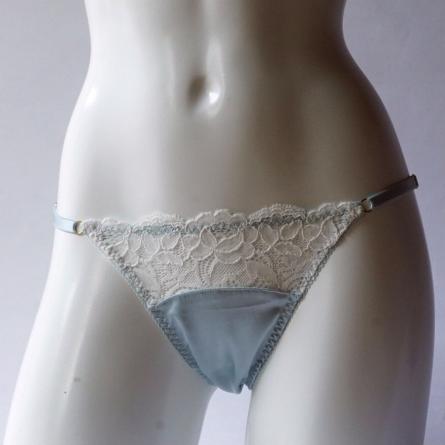 ストリングタンガ
ソーダ