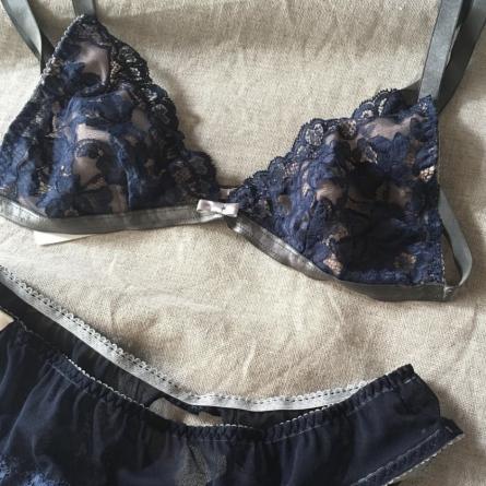 ノンワイヤーブラ
メイショク