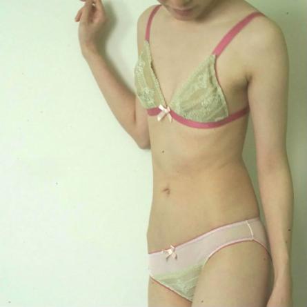 ノンワイヤーブラ　
モエギ