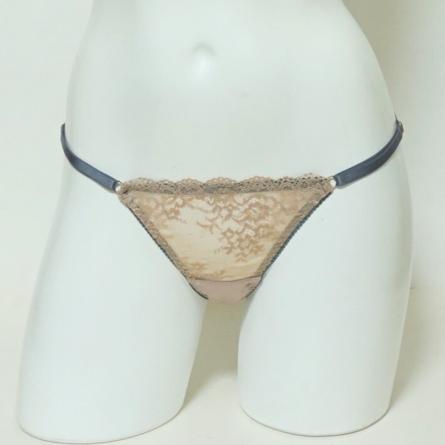 ストリングビキニ
Cannelle
シナモン