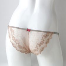 ストリングビキニ
イランイラン