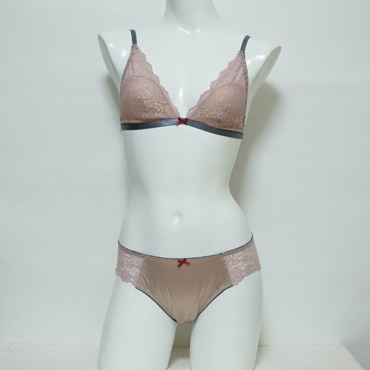 ノンワイヤーブラ<br>キャネルベージュ<br>M/L展開